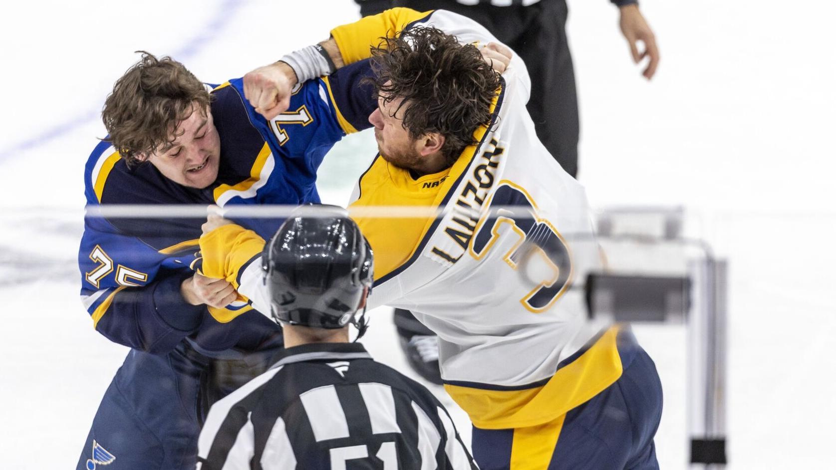 Blues ride first-period eruption to 7-4 win over Predators